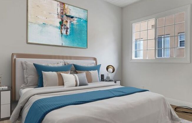 Holt Luxury Investments LLC