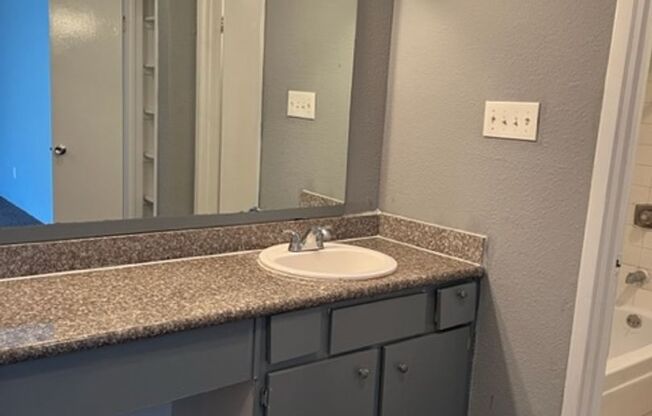 2 beds, 2 baths, 1,145 sqft, $1,050, Unit 6516