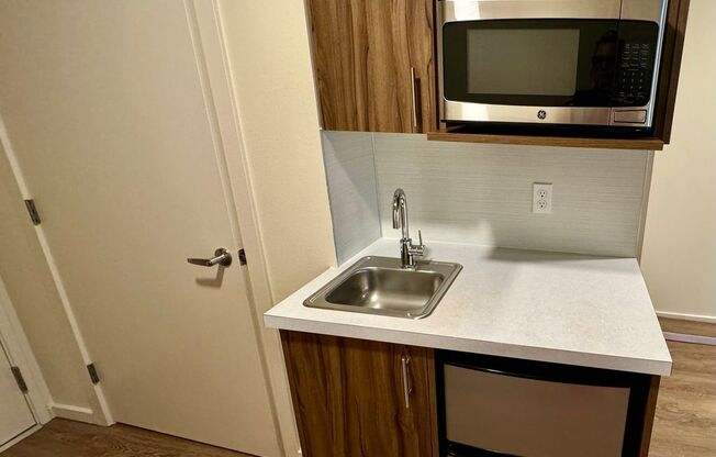 Studio, 1 bath, 175 sqft, $1,255, Unit 210