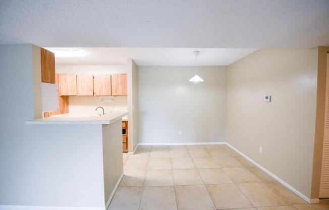 2 beds, 2 baths, 898 sqft, $1,950