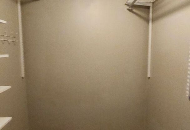 2 beds, 2 baths, $2,250, Unit #1105