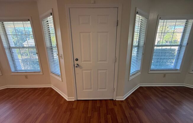 SHORT TERM LEASE AVAILABLE THROUGH APRIL 30! Cute one level Home in Shelton Park