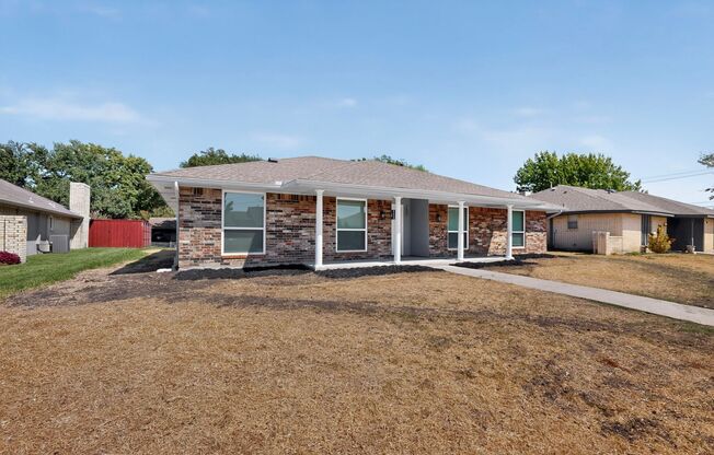 1829 KENSINGTON DR