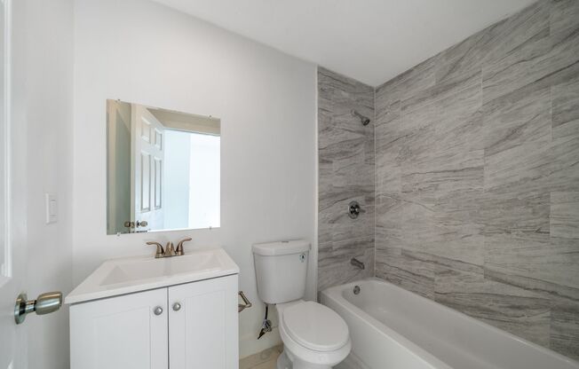 Studio $1,400/mo & 1/1 $1,600/mo, newly renovated in Miami! / Estudio $1,400/mes y 1/1 $1,600/mes, remodelados en Miami.