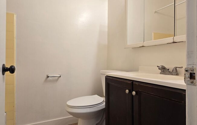 2 beds, 1 bath, $2,395, Unit 2