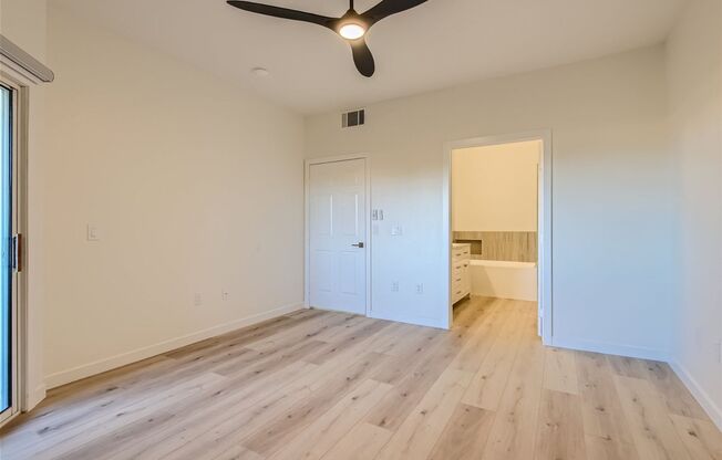 3 beds, 2 baths, $2,375, Unit Unit #103