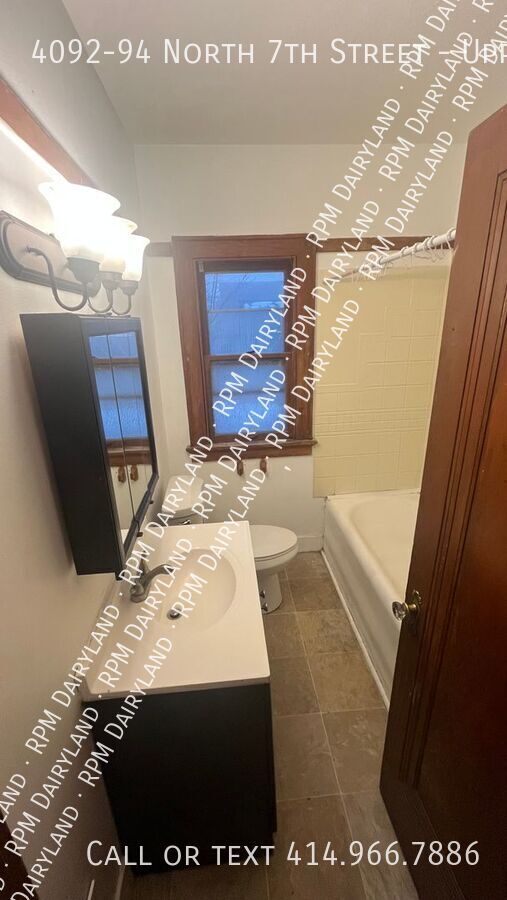 4092 94 N 7 ST