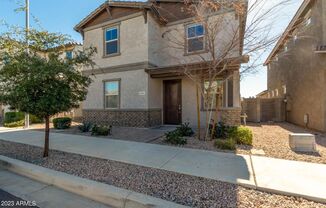 4 beds, 3.5 baths, $2,395