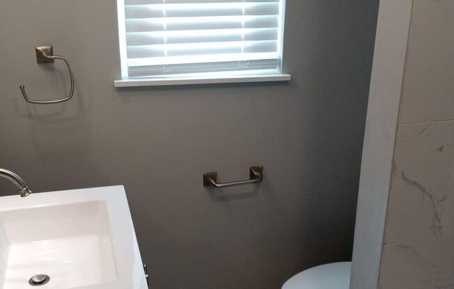 2 beds, 1 bath, 950 sqft, $1,295, Unit 6012 Barton St - Unit C