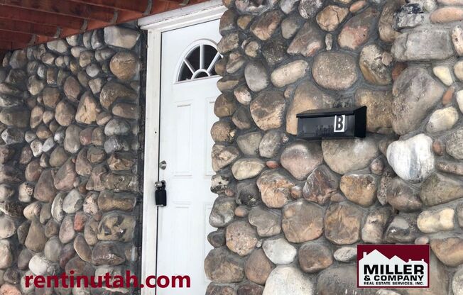 Location, Location, Location!! Yalecrest Area Remodeled 1 Bd. Main level Apartment.