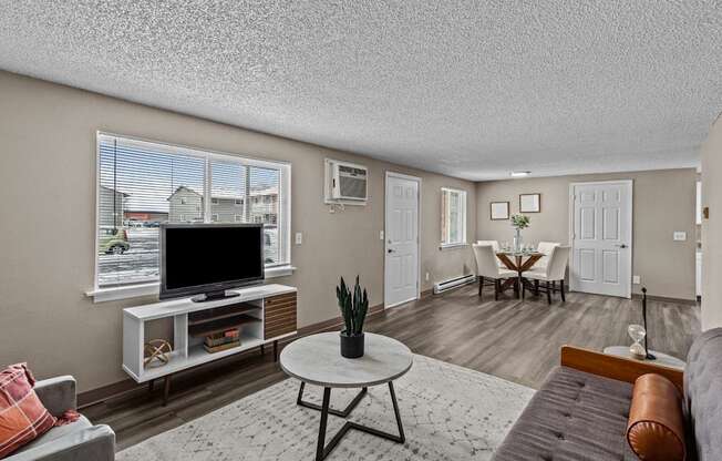 Welcome to Paxton Apartments in Kennewick, WA