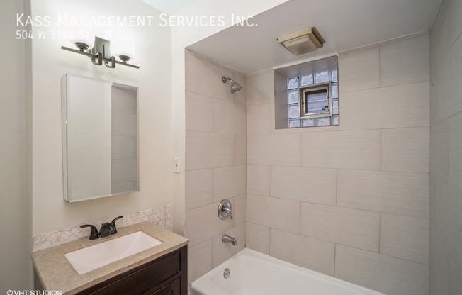 504 W 32nd St