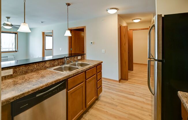 2 beds, 2 baths, 1,015 sqft, $1,695, Unit 111