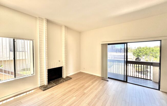AVAILABLE JULY 20: BIG College Area Townhome 4 Bed / 2.5 Bath garage, AC, pool, W/D
