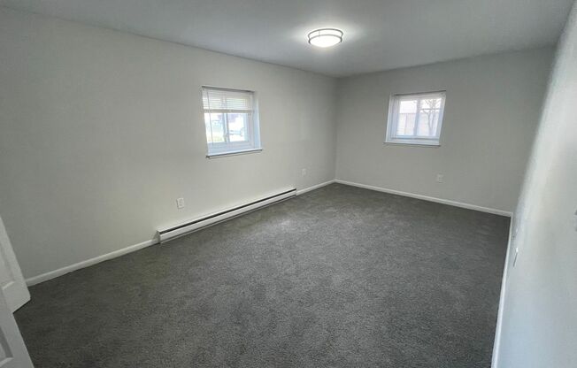 2 beds, 1 bath, $1,795, Unit F01
