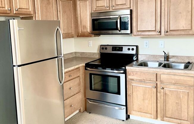 Studio, 1 bath, 375 sqft, $775, Unit 407B