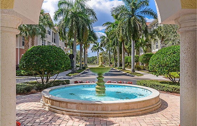 Courtyard with water feature | Floresta