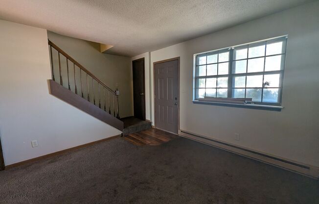 2 beds, 1.5 baths, $1,095, Unit 4404 W Bellview Dr