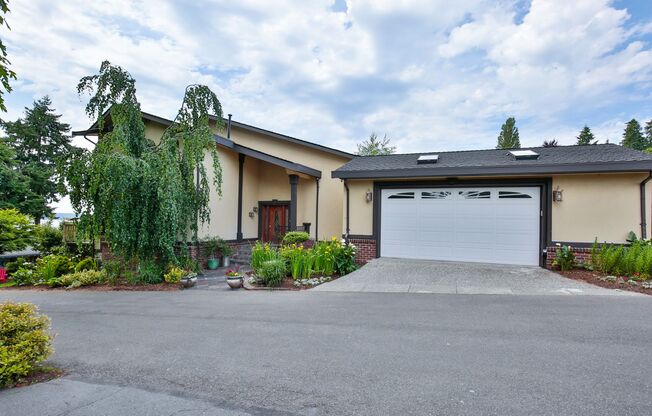 Richmond Beach Hideaway – Private & Serene