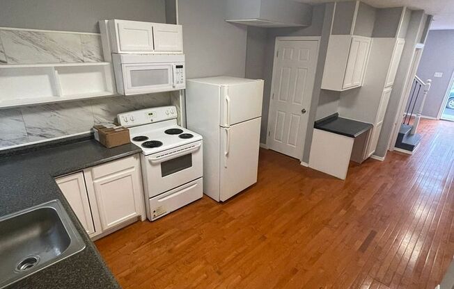 3 beds, 1 bath, $1,300