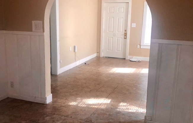 Two bedroom One Bathroom Single-family home 76105