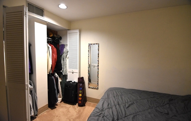 2 beds, 1 bath, 932 sqft, $3,950, Unit 005