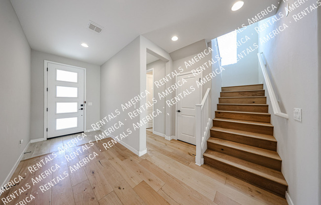 1726 W JEANINE DR