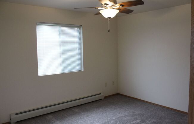 2 beds, 1 bath, 1,050 sqft, $1,149.99, Unit 154-01