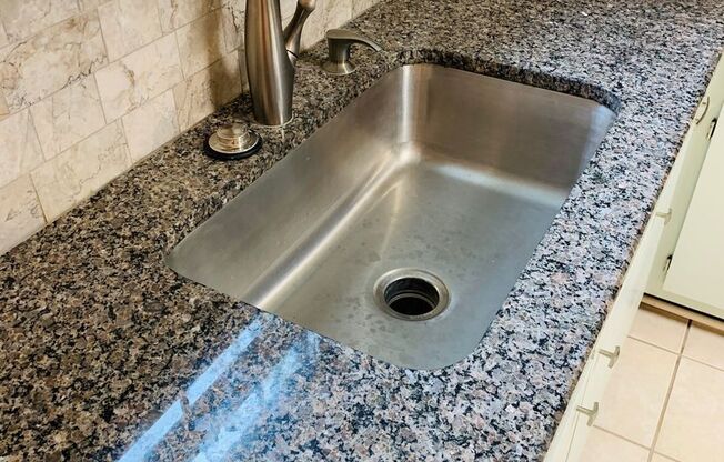 Lakewood Commons I206