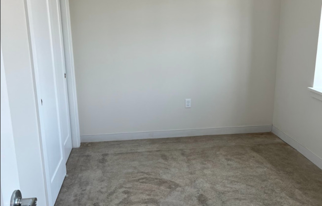 1 bed, 1 bath, 675 sqft, $940