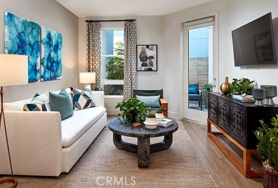 19535 Nordhoff St # 25-456