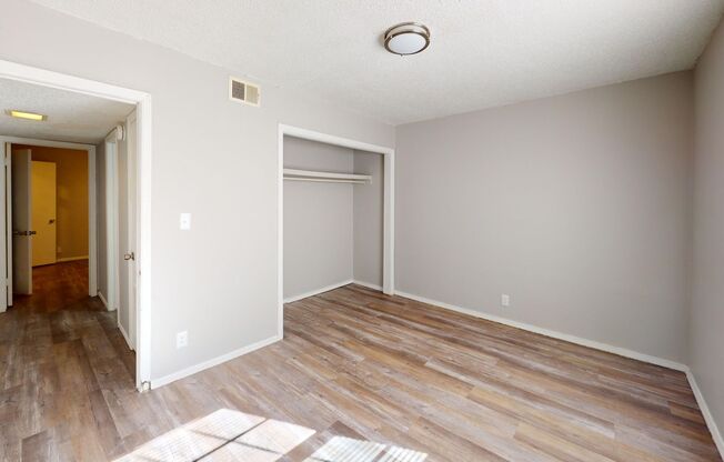 2 beds, 1 bath, 853 sqft, $895