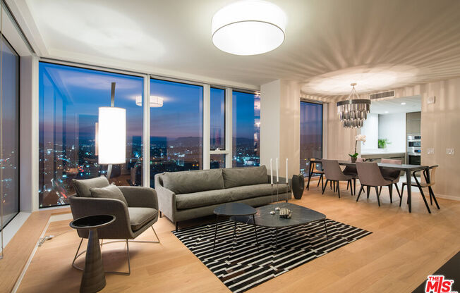 2 beds, 2.5 baths, 1,720 sqft, $6,500