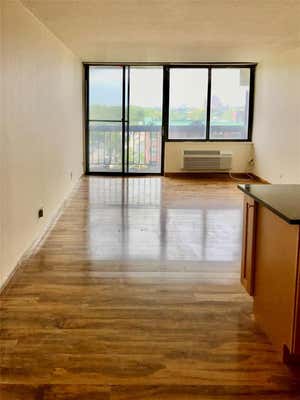 Studio, 1 bath, $2,000, Unit 4 D