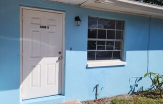 Updated Duplex Apartment in Central Gulfport!