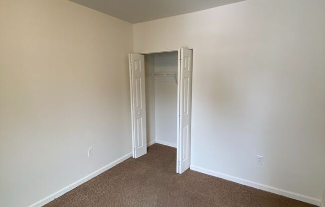 2 beds, 1 bath, $1,095