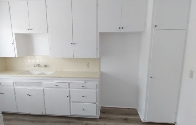 1 bed, 1 bath, 720 sqft, $1,695, Unit 7