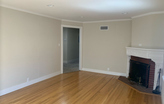 2 beds, 1 bath, $2,995, Unit 3