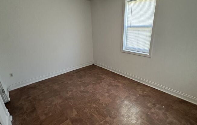 2 beds, 1 bath, $1,000