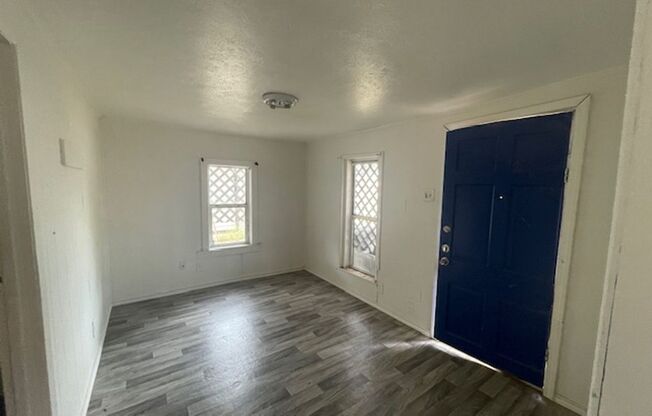 2-Bedroom Home with Fenced Yard – 3150 Elgin, Corpus Christi, TX