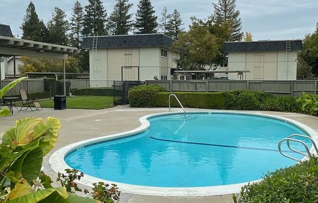 2 beds, 1.5 baths, 1,040 sqft, $1,650, Unit Apt 25
