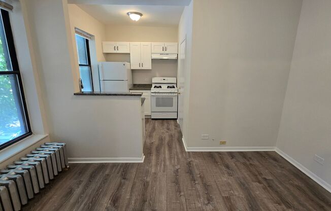 1 bed, 1 bath, 700 sqft, $1,575, Unit 7722-1A
