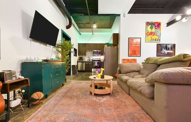 1 bed, 1 bath, 400 sqft, $1,350, Unit Schwab Industrial-001