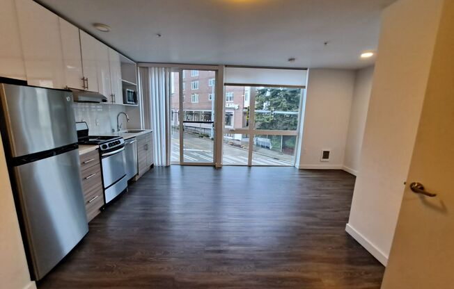Studio, 1 bath, 355 sqft, $1,233, Unit 407