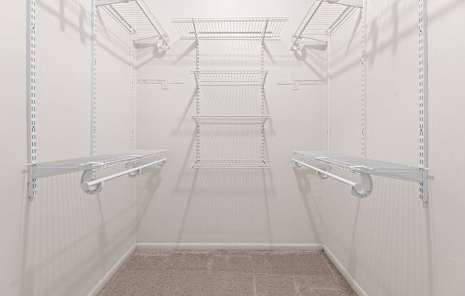 2 beds, 1 bath, 800 sqft, $1,100, Unit 379-206