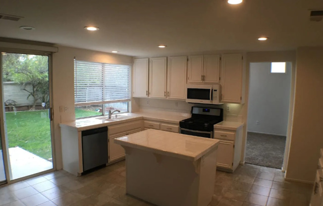 4BR/3BA in Desirable Vail Ranch – Fireplace, Lofty Primary Suite & 3-Car Garage