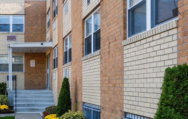 West Walnut Lane Apartments