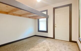 Studio, 1 bath, 300 sqft, $695, Unit Unit 2