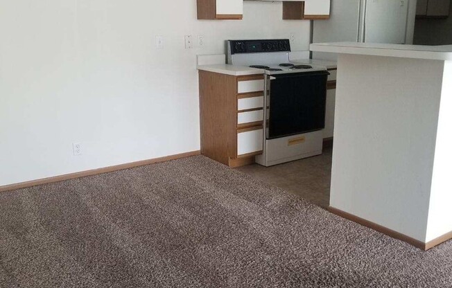 1 bed, 1 bath, 889 sqft, $940, Unit 124-202