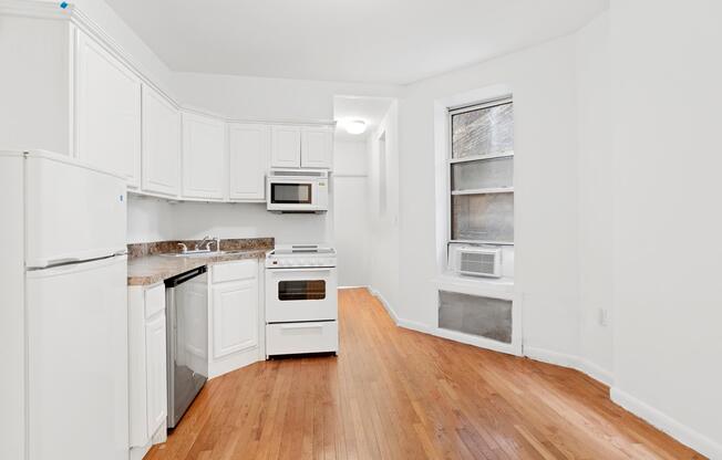 66 W 10 ST